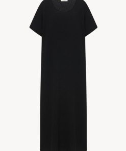 Sarahitaybron.shop5c336fed92 1