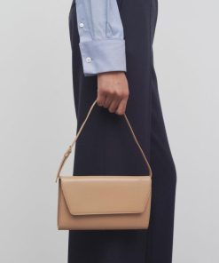 Sarahitaybron.shop5e3d02d60d 4