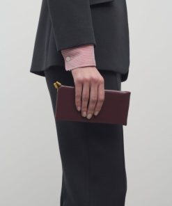 Sarahitaybron.shop60371e98b5 3