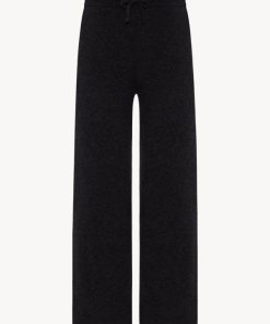 Sarahitaybron.shopf2feb15325 1